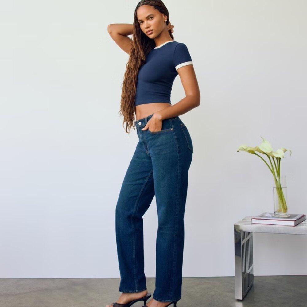 Abercrombie & Fitch Curve Love Mid Rise 90s Straight Jean